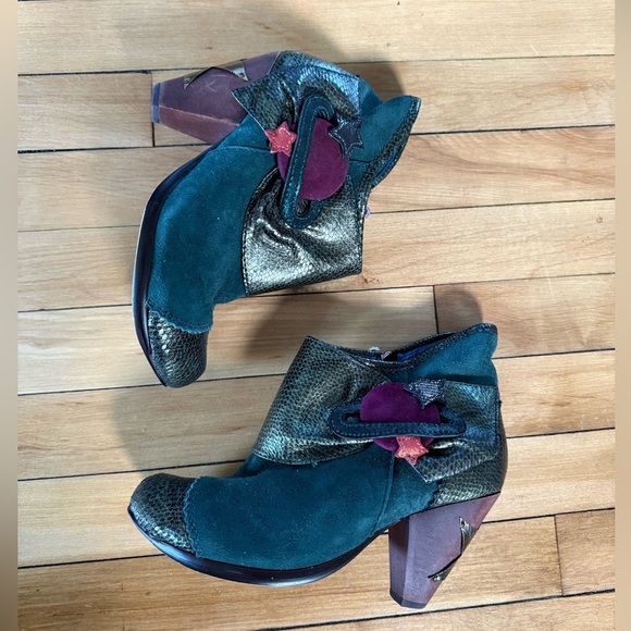 ‎SOLD! - Picture 2 of 9